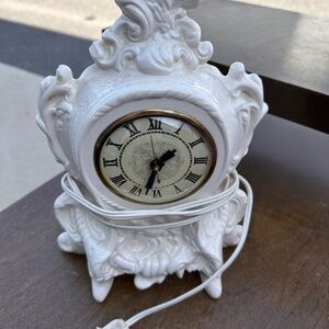 Elegant White Vintage Ceramic Clock
